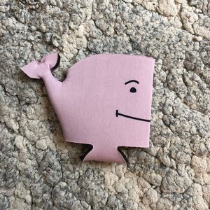 Vineyard vines coozie